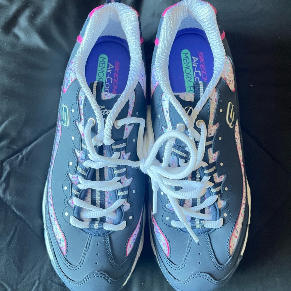 Sketchers D-lytes with memory foam, navy with pink and white. Size 9